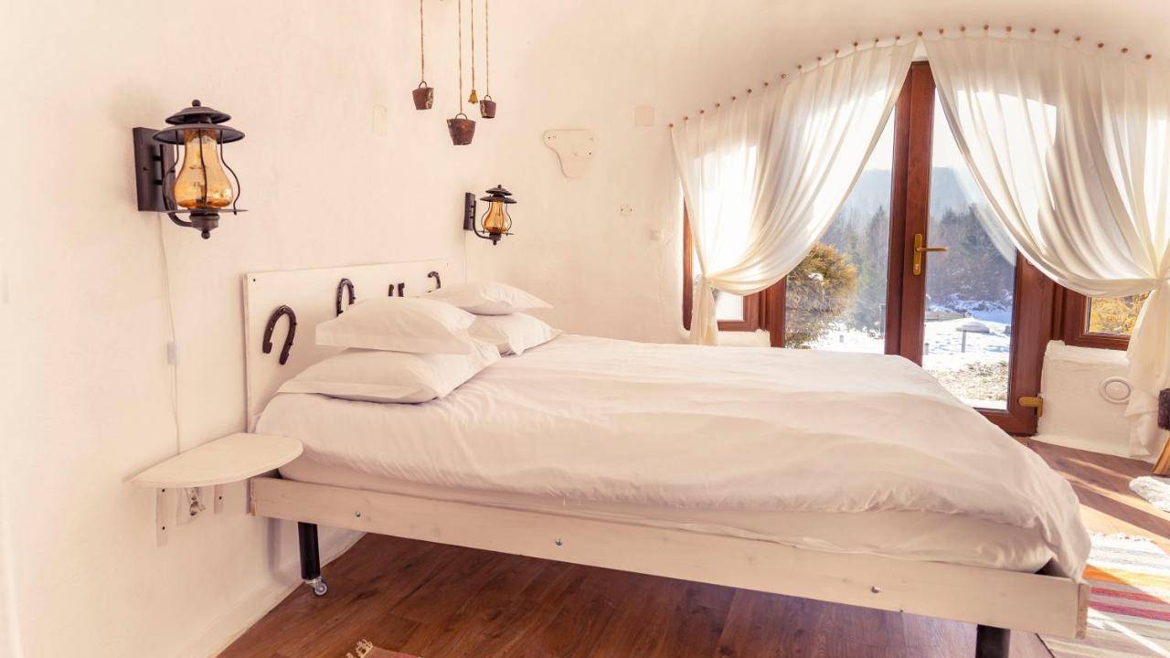 Guest house Pensiunea Dealul *